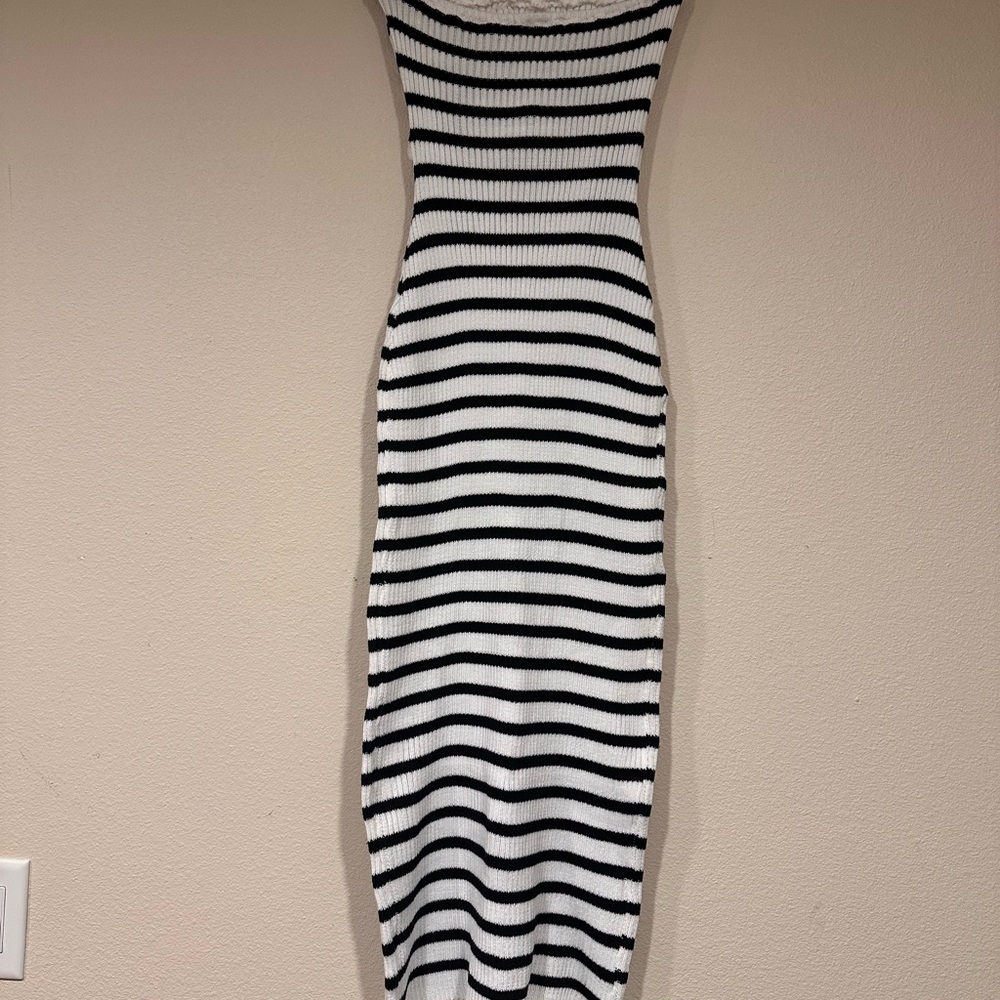Black and White Sleeveless Bodycon Midi Dress